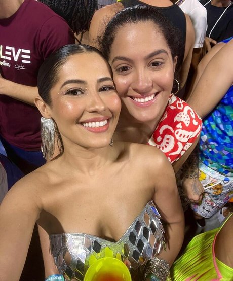 Thaynara OG model hot picture