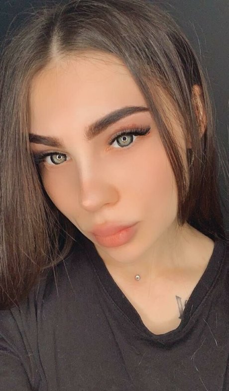 Earlyflowerr model pornographic archive