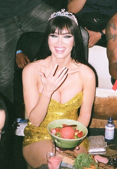 Megan Fox beautiful pornstar img