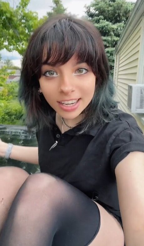 Cultarr model adult image