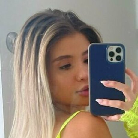 Brenda Ragel beautiful star pics