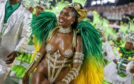 Iza Cantora Profile pic