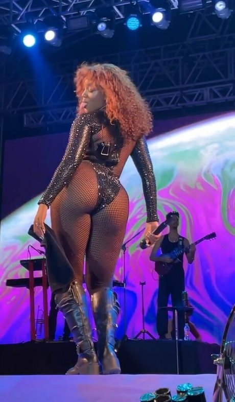 Iza Cantora pornstar top pic