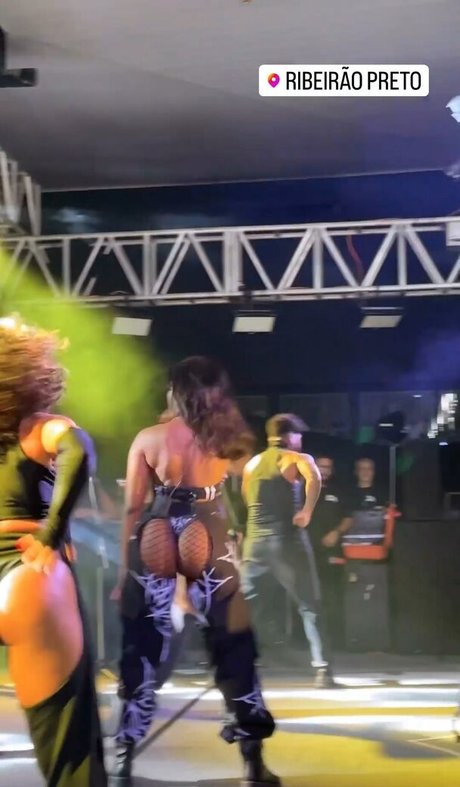 Iza Cantora model images