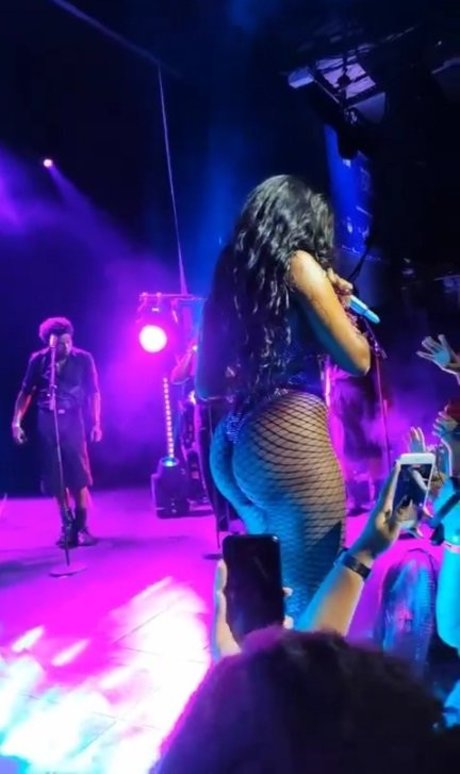 Iza Cantora hot star photos