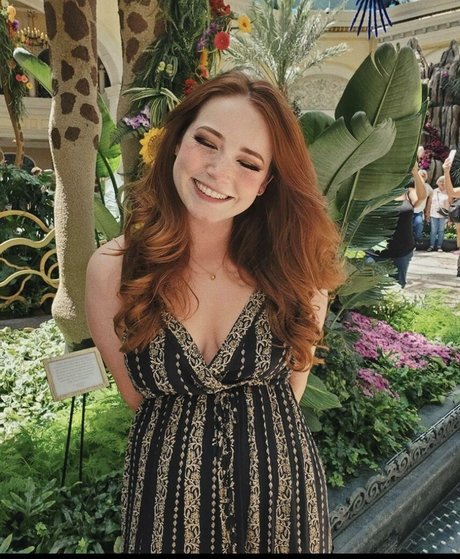 Goodnight Moon hot actress pics