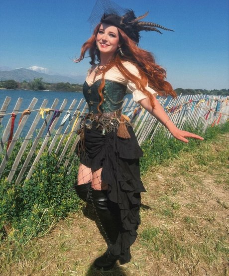 Goodnight Moon exclusive model pic