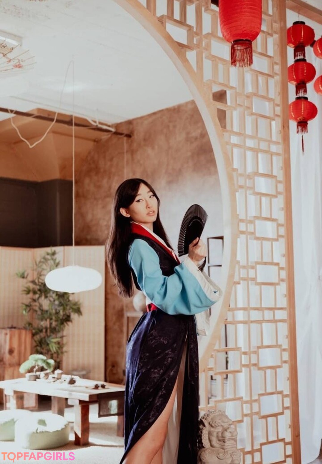 Emma Meili adult model img