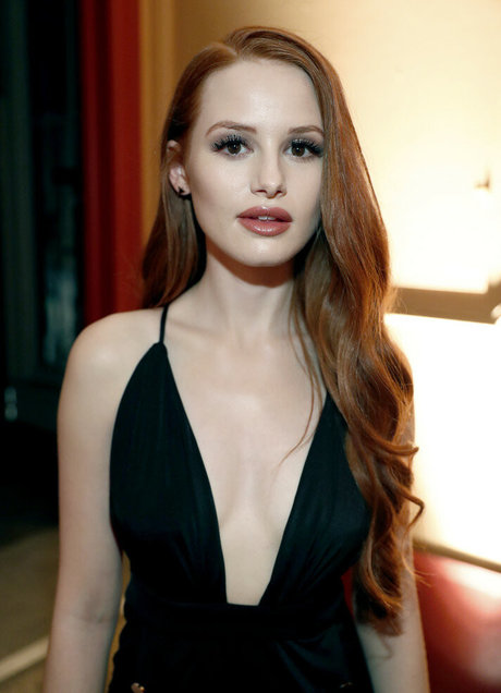 Madelaine Petsch hot model picture