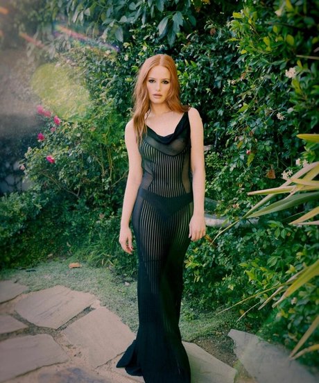 Madelaine Petsch art actress pictures