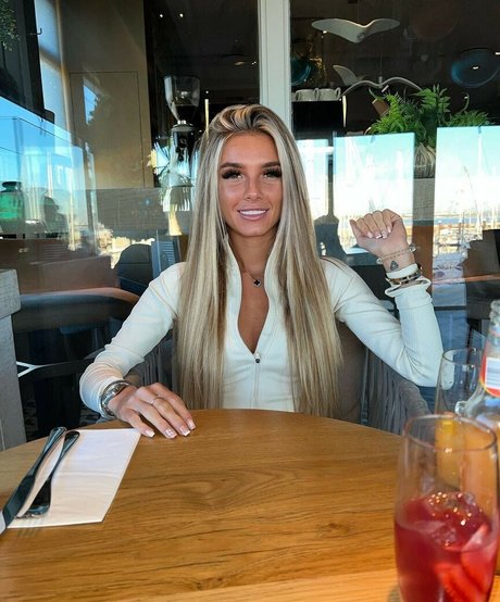 louisemarshallx xxx pornstar image