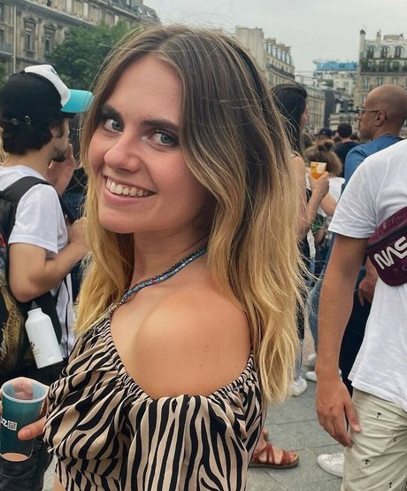 Axelle Maga pornstar sexy photos