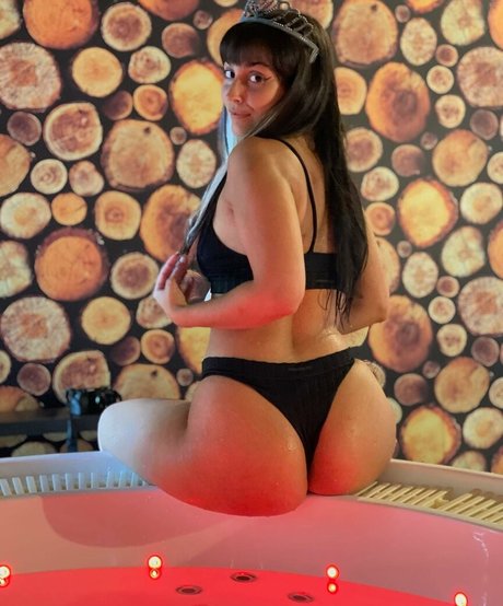 Anaisableal model perfect photo