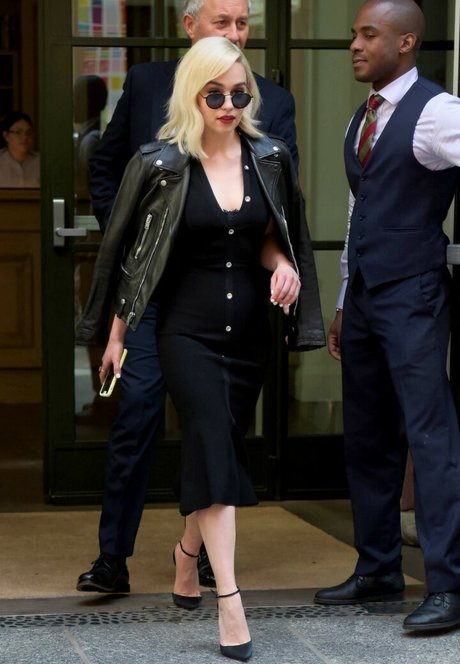 Emilia Clarke star porn images