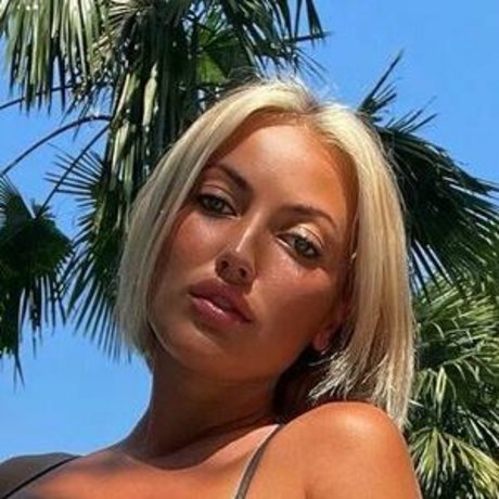 dolcedollll model adult pics