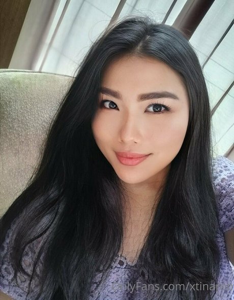 xtinarob hd pornstar image
