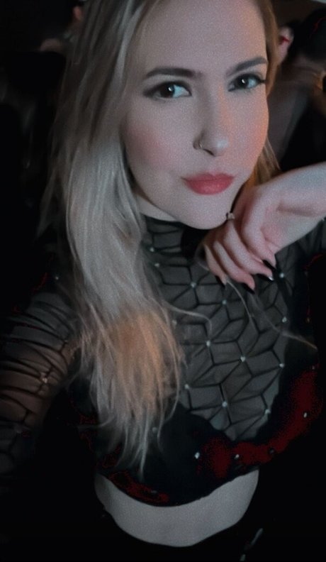 Natacha Fanganiello model top image