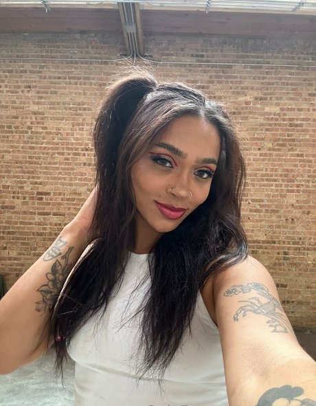 be rave pornstar nudes pics