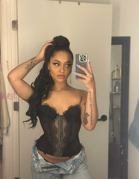 be rave sexy pornstar gallery