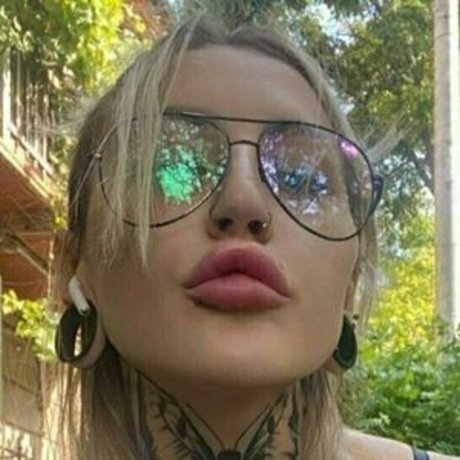 marrllaa pornographic model pic