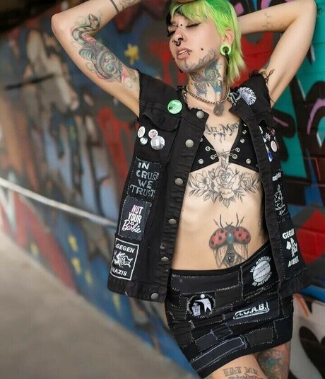 micky009 model free pic