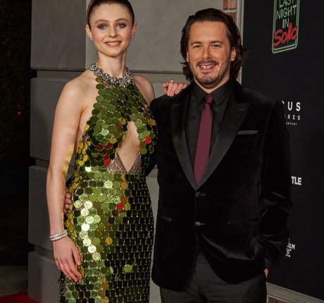 Thomasin Mckenzie hot actress gallery