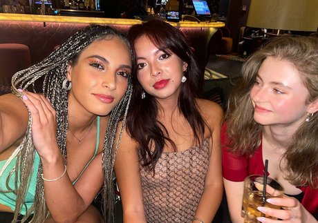 Thomasin Mckenzie star naked photos