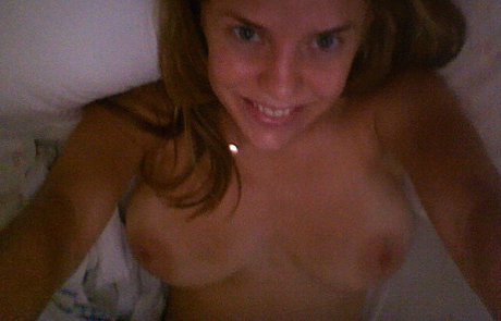 Kelli Garner star galleries