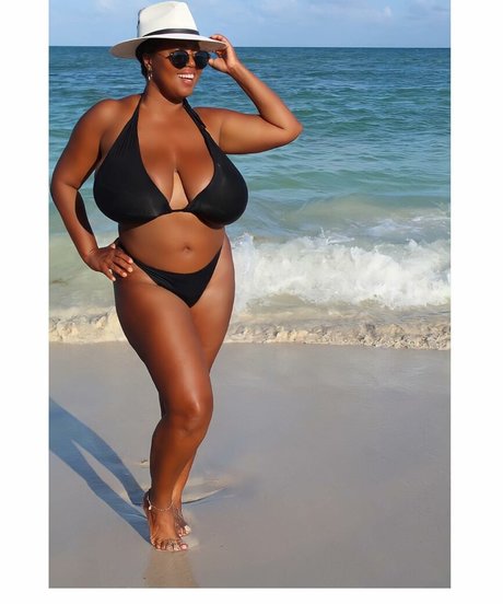 Monique Cooper model hot img