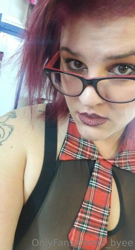 c byee model hot picture