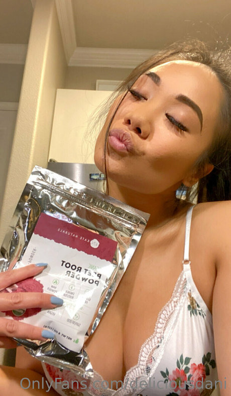 DeliciousDani pornographic model images