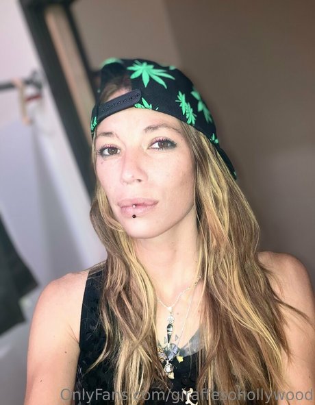 giraffesohollywood model porn img