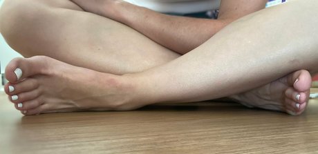 barefootlibran xxx actress pic