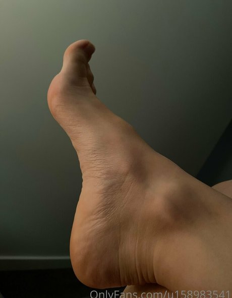 barefootlibran exclusive pornstar photo