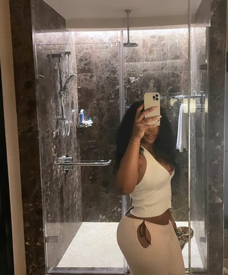 SZA model high quality images