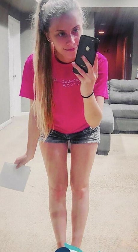 NoisyButters star naked pics