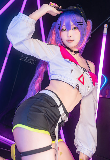 eeelyeee model sex picture