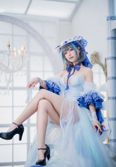 eeelyeee adult star photo