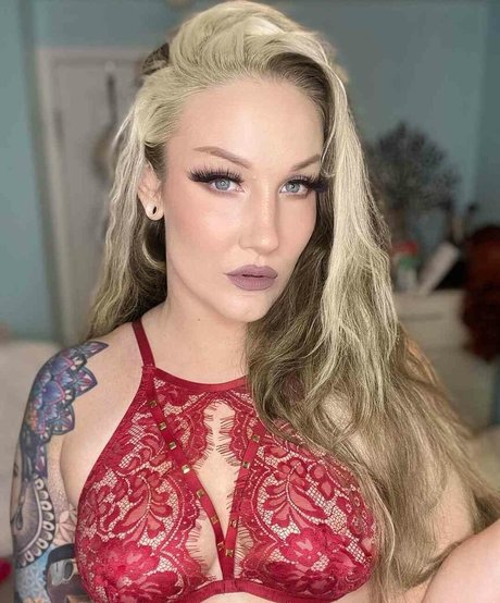 Sienna Day star porn pictures