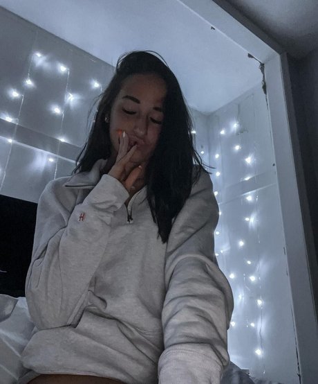 Emily Jaye hot model picture