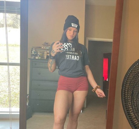 Kris Statlander model naked images