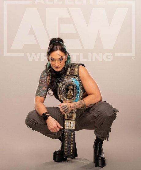 Kris Statlander exclusive actress photo