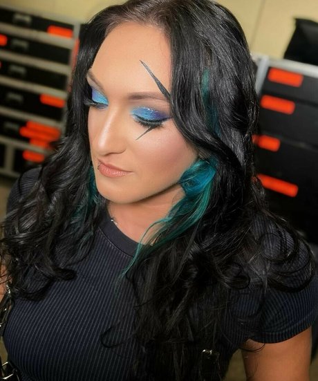 Kris Statlander hot model img