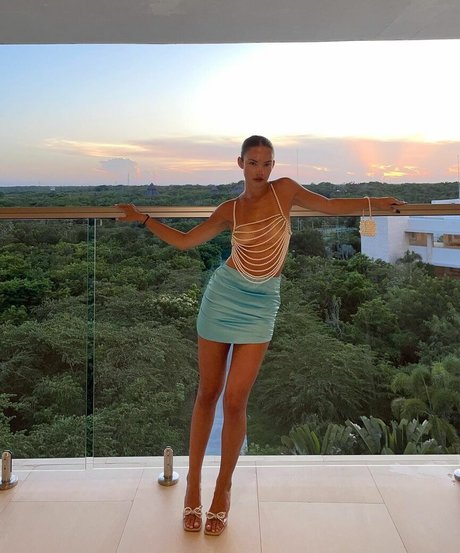 Madison sh erotic model pictures