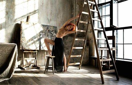 Marta Gromova erotic model img