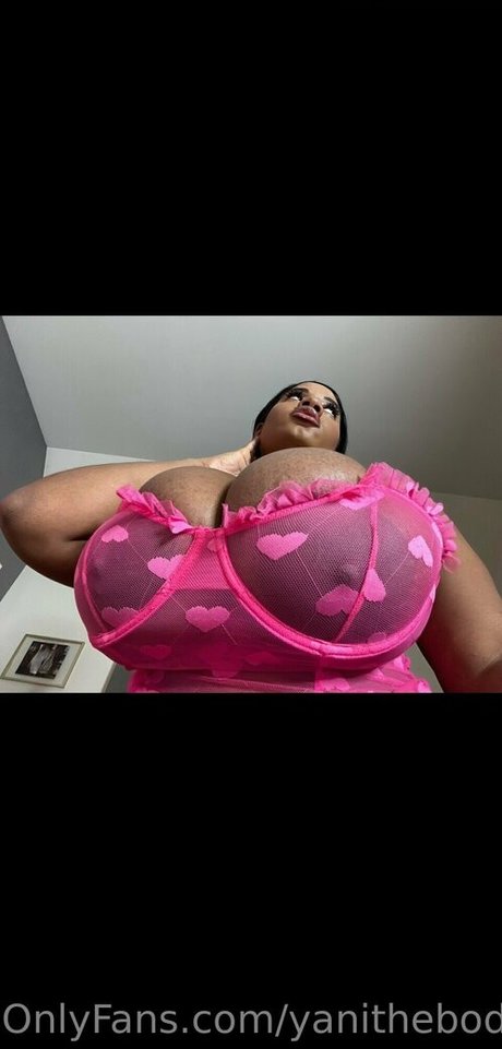 Yanithebbody1 model top pic