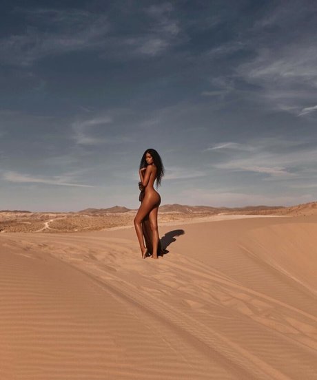 oiled tits onlyfans sexy galleries