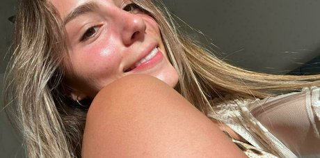 Meelah Robbins pornstar naked picture