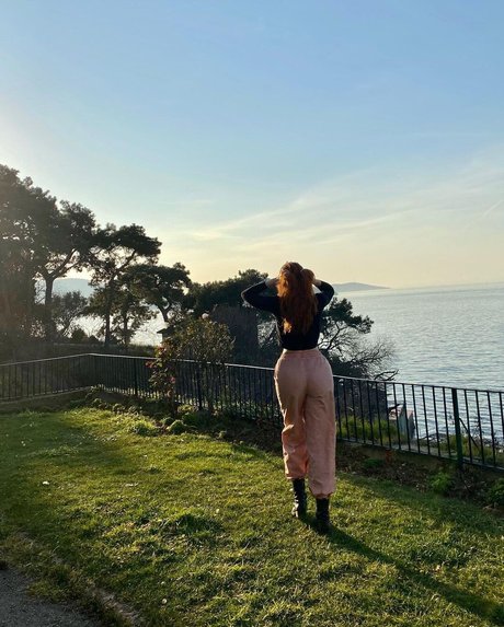 Dixowho top actress photos