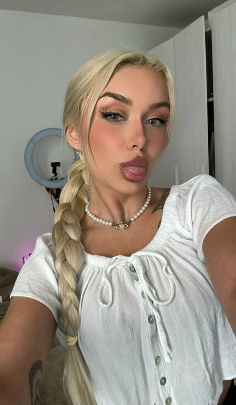 gwendolynceline star sexy pic